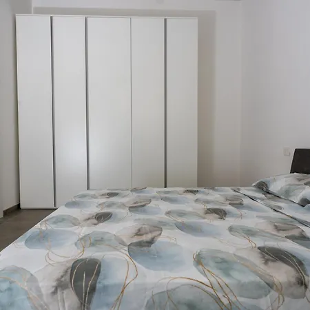 Elegante Piano Terra A 200 Mt Dal Mare Appartement *