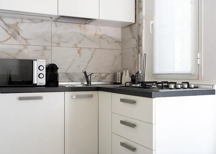 Elegante Piano Terra A 200 Mt Dal Mare Appartement