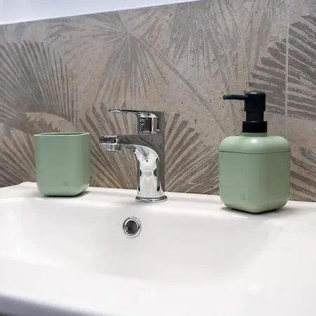 Elegante Piano Terra A 200 Mt Dal Mare Apartmán *