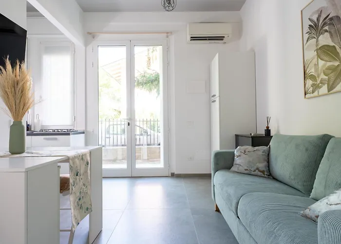 Elegante Piano Terra A 200 Mt Dal Mare